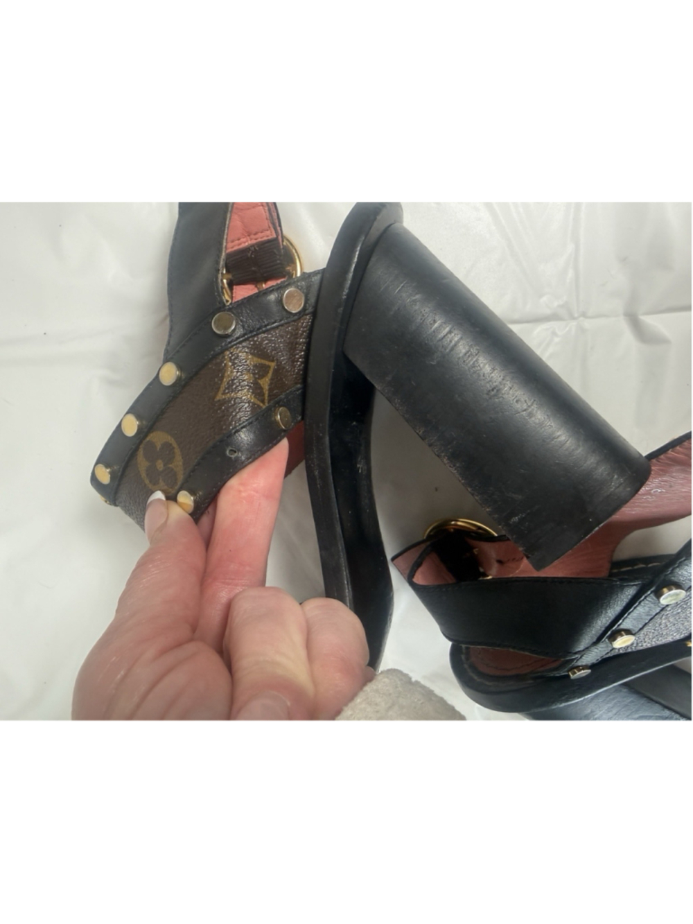 Designer Louis Vuitton Size 8 38 Passenger Style Sandal Women's Heels - Picture 3 of 16